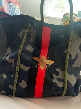 Camouflage Bee Print Tote Bag with Red Stripe